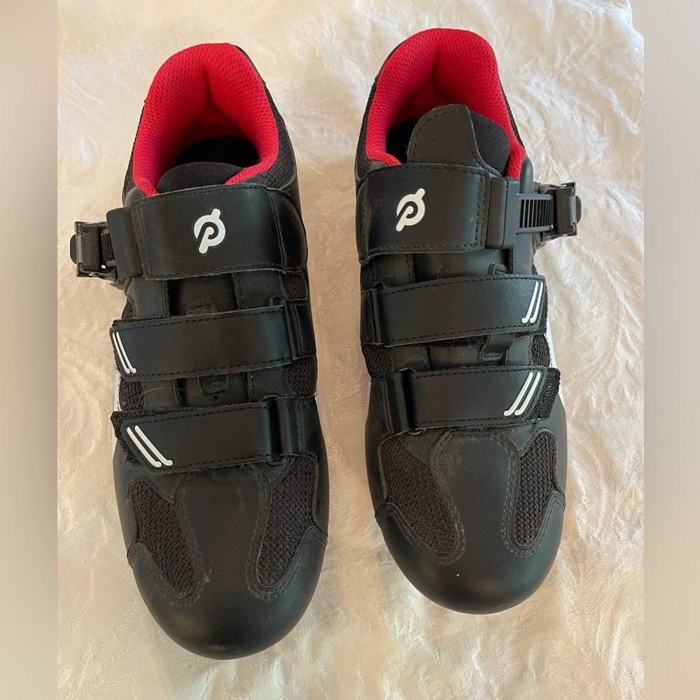 Peloton bike shoes women size 40. Worn only 3-4 times. Great condition!